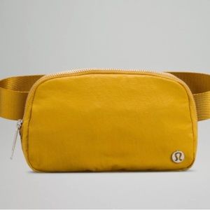 Lululemon Everywhere Belt Bag